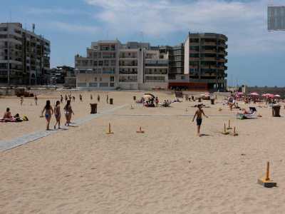Ci guardiamo intorno e in effetti pur essendo una spiaggia libera, il Canalone � pulitissimo